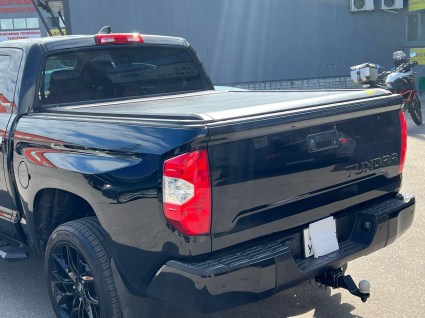 Электрическая роллета на кузов Toyota Tundra - фото 2